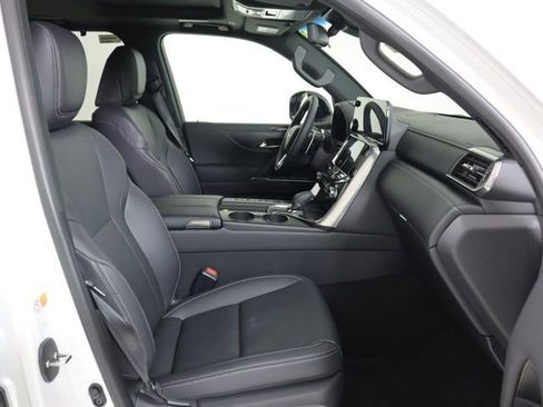 New 2026 Lexus LX 700h Luxury image 13