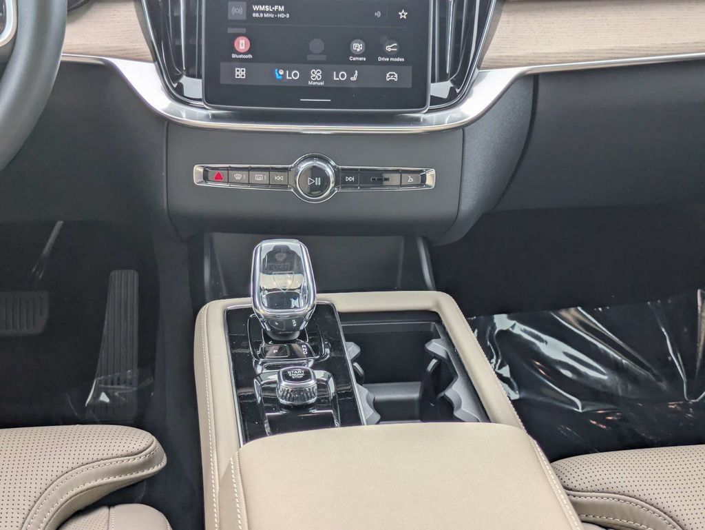 Certified 2026 Volvo XC90 T8 Ultra w/ Protection Package Premier AWD/4WD image 21