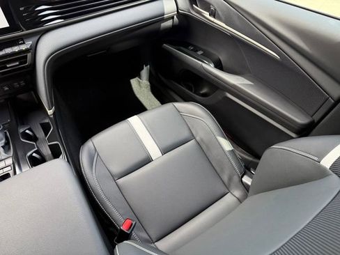 Used 2026 Toyota Camry SE w/ Convenience Package FWD image 27