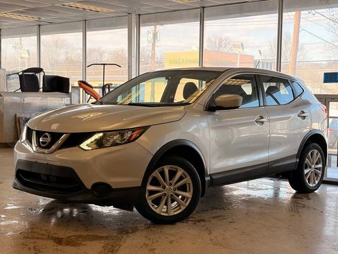Used 2017 Nissan Rogue Sport S w/ S Appearance Package image 1