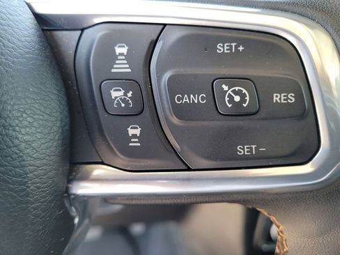 Used 2024 Jeep Wrangler Sahara image 22