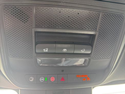 Used 2025 Chevrolet Traverse Z71 w/ Enhanced Driving Package image 8