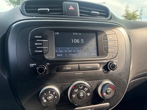 Used 2019 Kia Soul FWD image 22