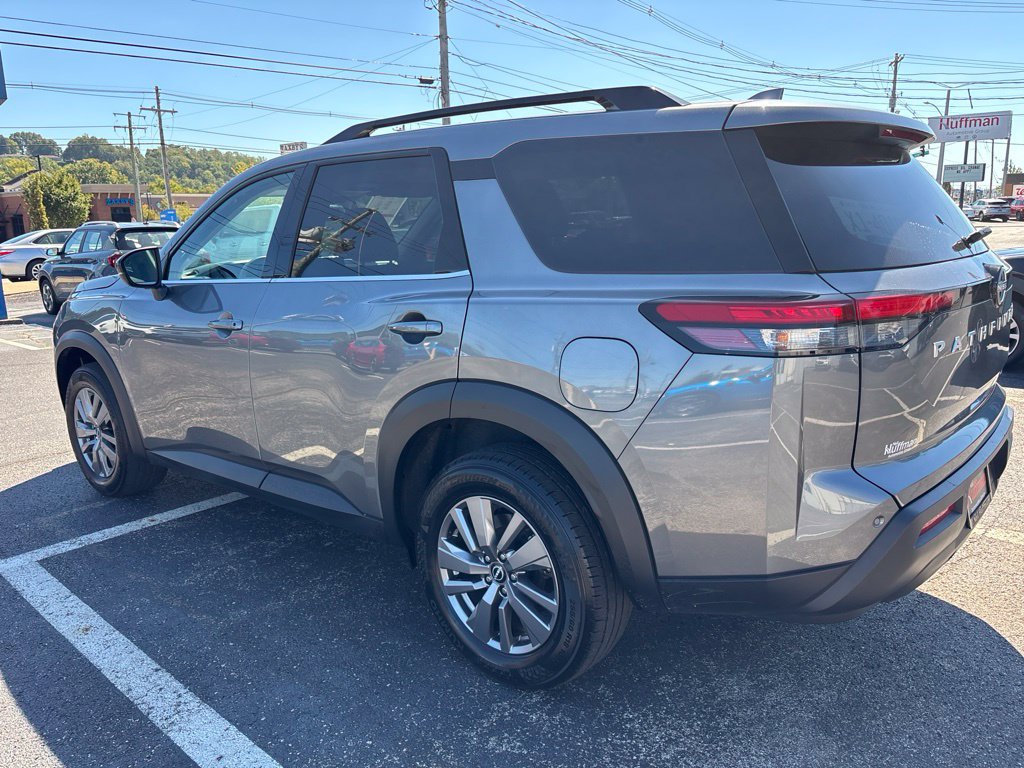 Used 2025 Nissan Pathfinder SV AWD/4WD image 5
