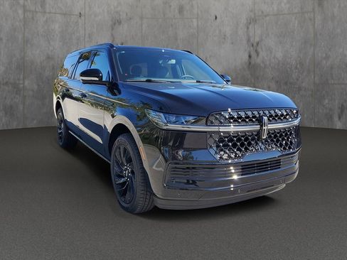 New 2025 Lincoln Navigator L Reserve w/ Jet Appearance Package image 32