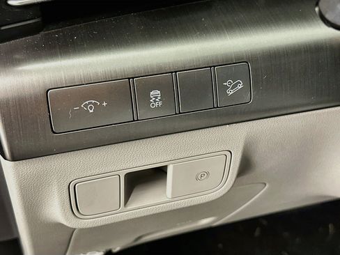 Used 2025 Hyundai Kona SEL AWD/4WD image 17