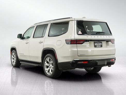 Used 2022 Jeep Wagoneer Series II AWD/4WD image 3
