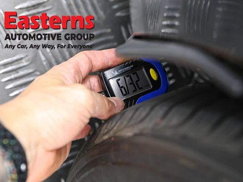 Used 2024 Nissan Sentra SV FWD image 26