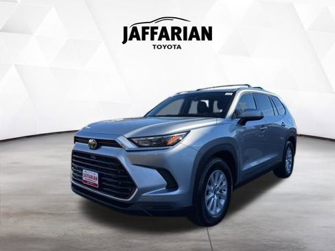 Certified 2024 Toyota Grand Highlander XLE image 9