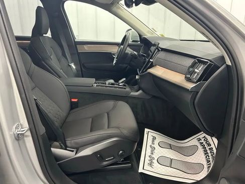 Used 2025 Volvo XC90 B6 Plus image 25