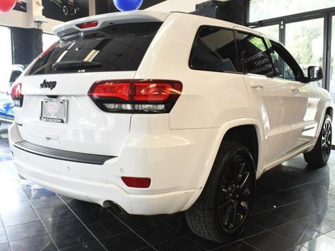 Used 2021 Jeep Grand Cherokee Laredo X AWD/4WD image 12