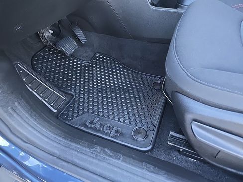 Used 2023 Jeep Renegade Trailhawk w/ Sun/Sound Group image 40