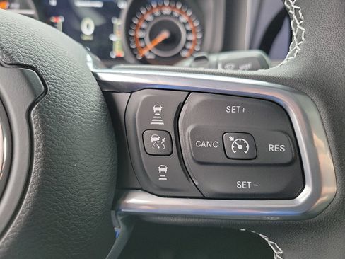 New 2025 Jeep Wrangler Unlimited Sahara AWD/4WD image 6