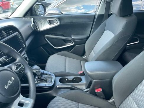 Used 2024 Kia Soul LX w/ Option Group 015 FWD image 3