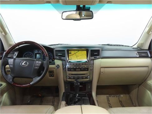 Used 2011 Lexus LX 570 4WD image 41