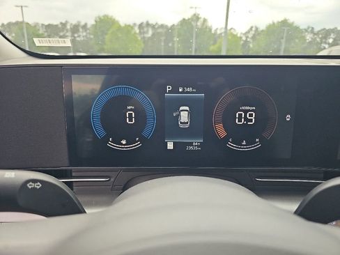 Used 2025 Hyundai Kona SEL FWD image 11