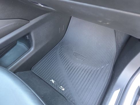 Used 2018 Cadillac XT5 Luxury w/ Driver Awareness Package image 32