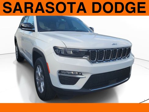 Used 2023 Jeep Grand Cherokee Limited RWD image 1