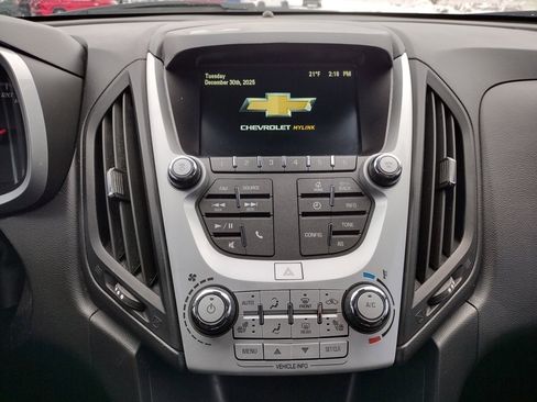 Used 2017 Chevrolet Equinox LT image 24