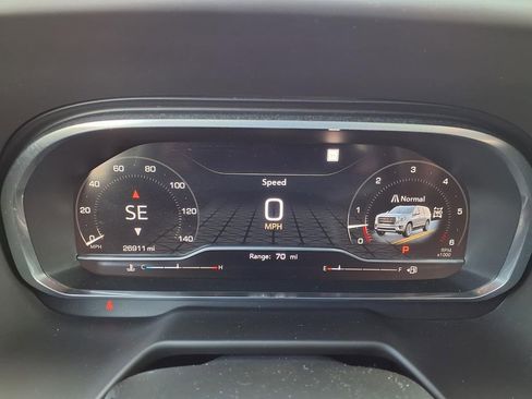 Used 2023 GMC Yukon XL SLT w/ SLT Premium Package image 15