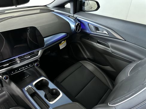 New 2025 Chevrolet Equinox EV LT w/ Convenience Package II image 68