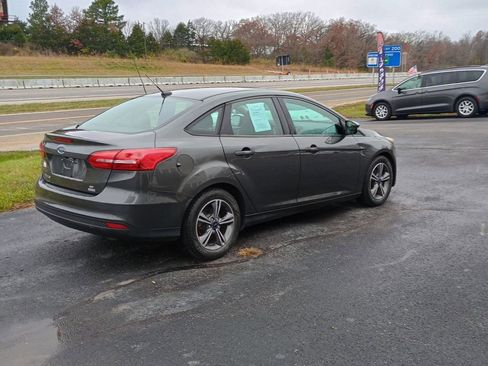 Used 2017 Ford Focus SE image 5