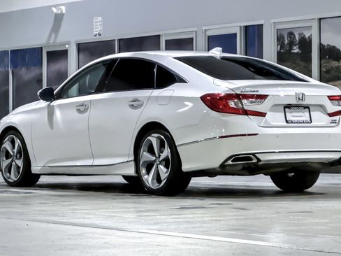 Certified 2020 Honda Accord Touring image 3