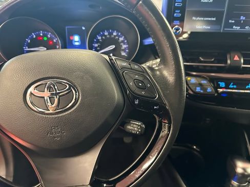 Certified 2022 Toyota C-HR XLE FWD image 21