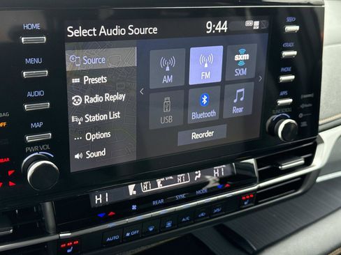 Used 2024 Toyota Sienna XLE Woodland Edition image 5