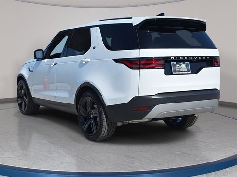 New 2025 Land Rover Discovery S image 7