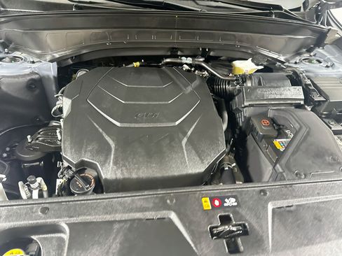 Used 2025 Kia Telluride S FWD image 36