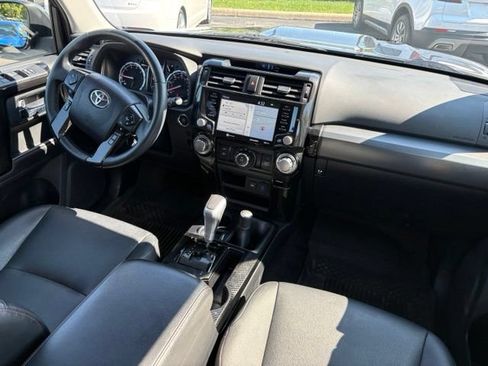 Used 2022 Toyota 4Runner TRD Off-Road Premium w/ Moonroof Package AWD/4WD image 25