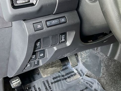 Used 2024 Nissan Frontier PRO-4X w/ Pro Premium Package image 9