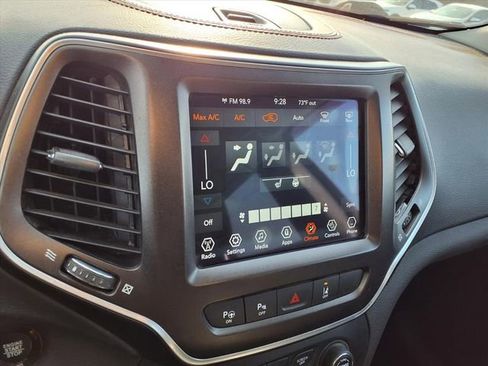 Used 2021 Jeep Cherokee Trailhawk w/ Technology Group AWD/4WD image 52