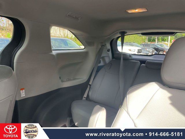 Used 2024 Toyota Sienna XLE w/ XLE Plus Package AWD/4WD image 13