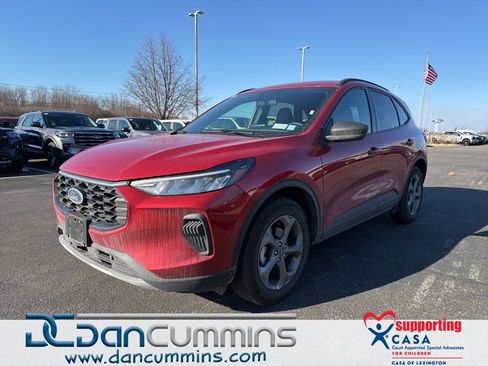 Used 2025 Ford Escape ST-Line image 1