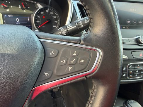 Used 2020 Chevrolet Equinox LT image 27