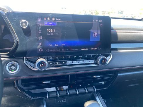 Used 2023 Chevrolet Colorado Z71 w/ Z71 Convenience Package 2 AWD/4WD image 17