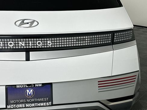 Used 2024 Hyundai Ioniq 5 Limited image 26