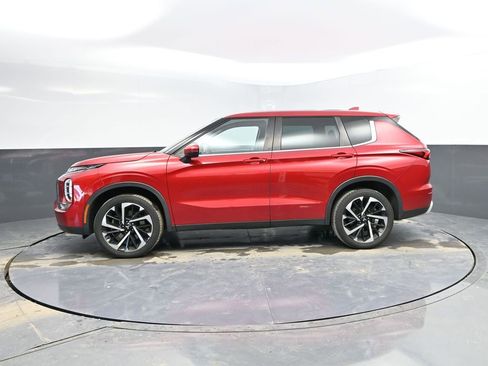 Used 2022 Mitsubishi Outlander SE image 4