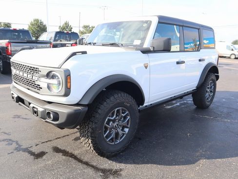 New 2025 Ford Bronco Badlands image 13