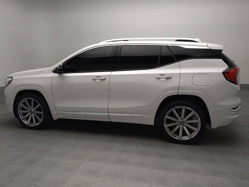 Used 2020 GMC Terrain Denali w/ Denali Premium Package FWD image 3