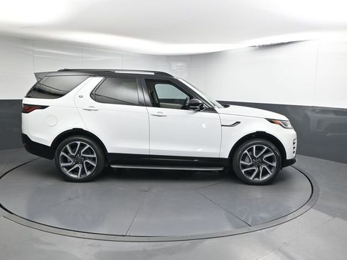 New 2025 Land Rover Discovery Dynamic SE AWD/4WD image 23