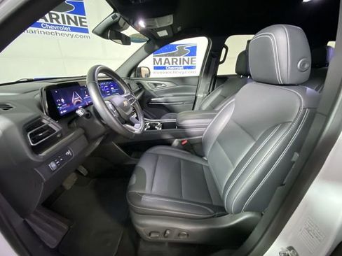 Certified 2025 Chevrolet Traverse LT image 24