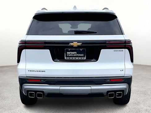 Used 2024 Chevrolet Traverse LT image 6