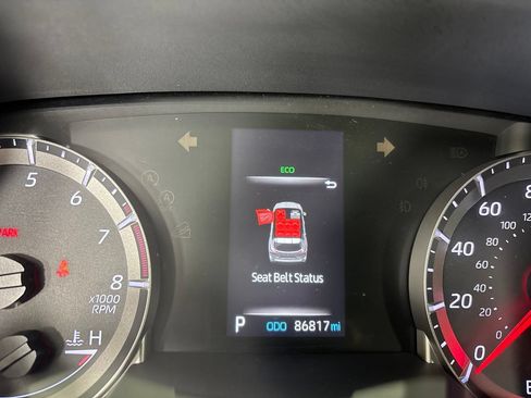 Used 2022 Toyota Highlander LE AWD/4WD image 12