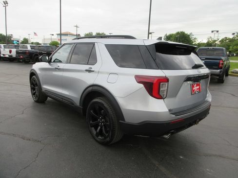 Used 2023 Ford Explorer ST-Line w/ Class IV Trailer Tow Package AWD/4WD image 8
