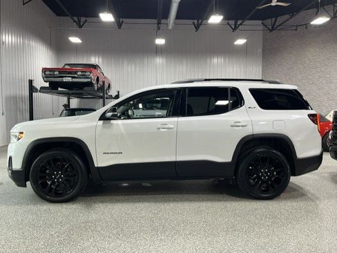 Certified 2023 GMC Acadia SLT w/ Elevation Edition AWD/4WD image 2