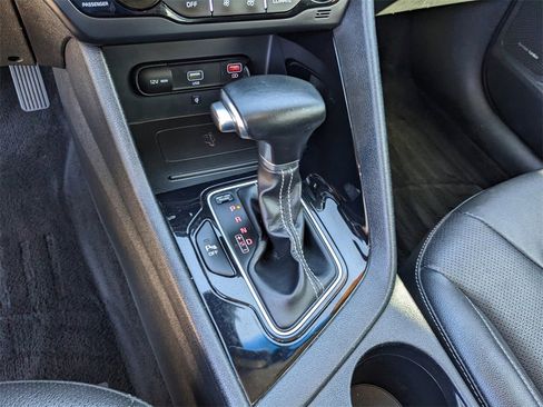 Used 2020 Kia Niro EX Premium image 26
