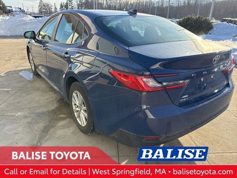 Used 2025 Toyota Camry LE w/ Convenience Package image 5